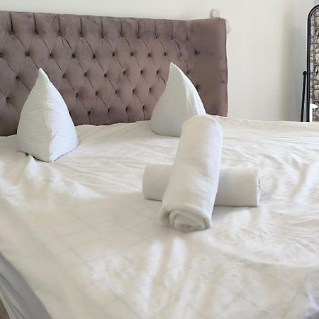 Комната С Двухместной Кроватью В Квартире С Общим Душем И Кухней, Double Room In A Guest Apartment, Camera La Cheie In Apartament Cu Dus Si Bucatarie Comuna Kişinev Dış mekan fotoğraf